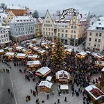 Old Town - Hall Square Apartment